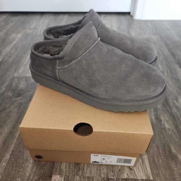 UGG Shoes - UGG Women's Gray Suede Slippers